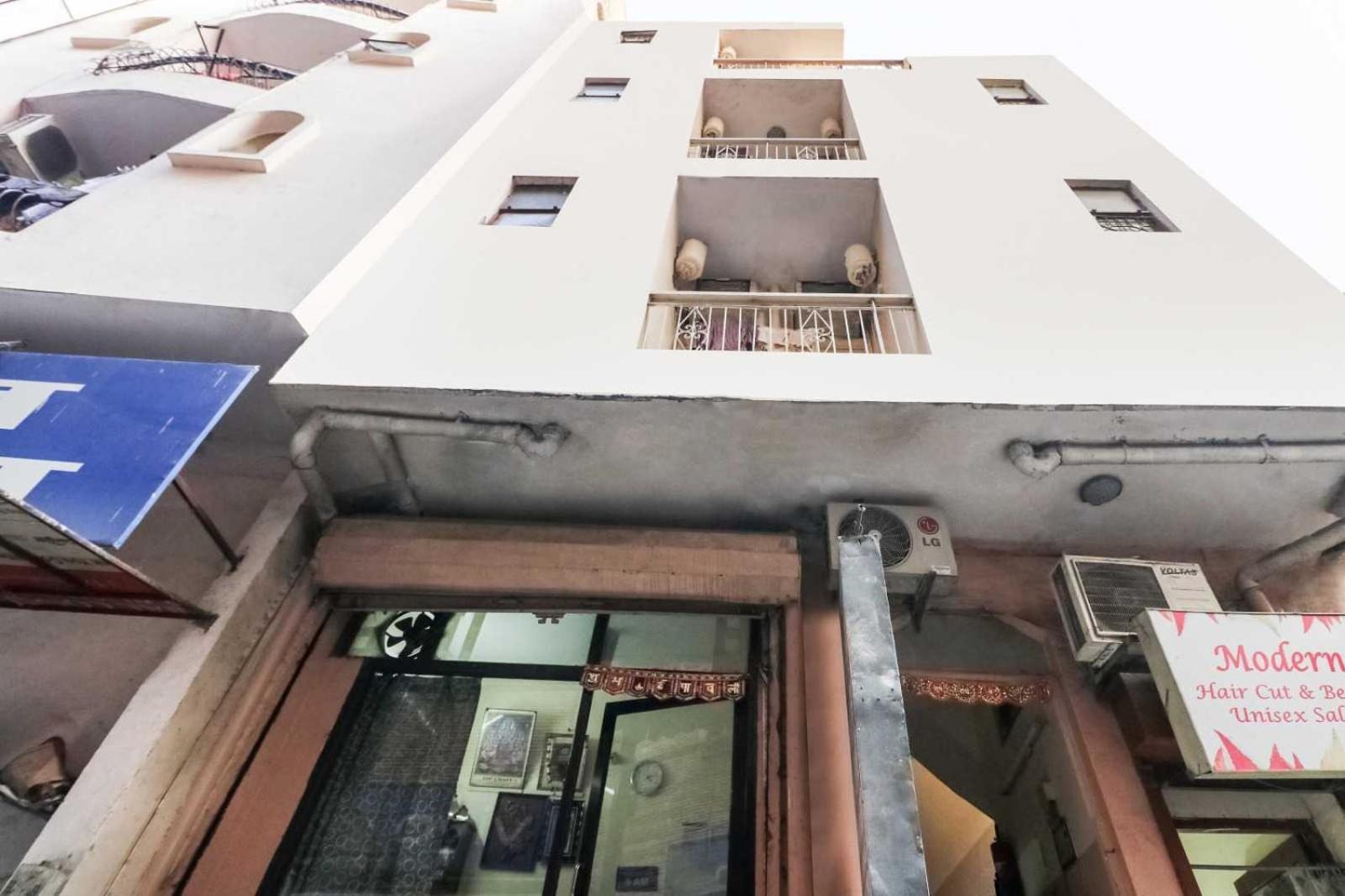 Hotel O Chandu Inn New Delhi Bagian luar foto