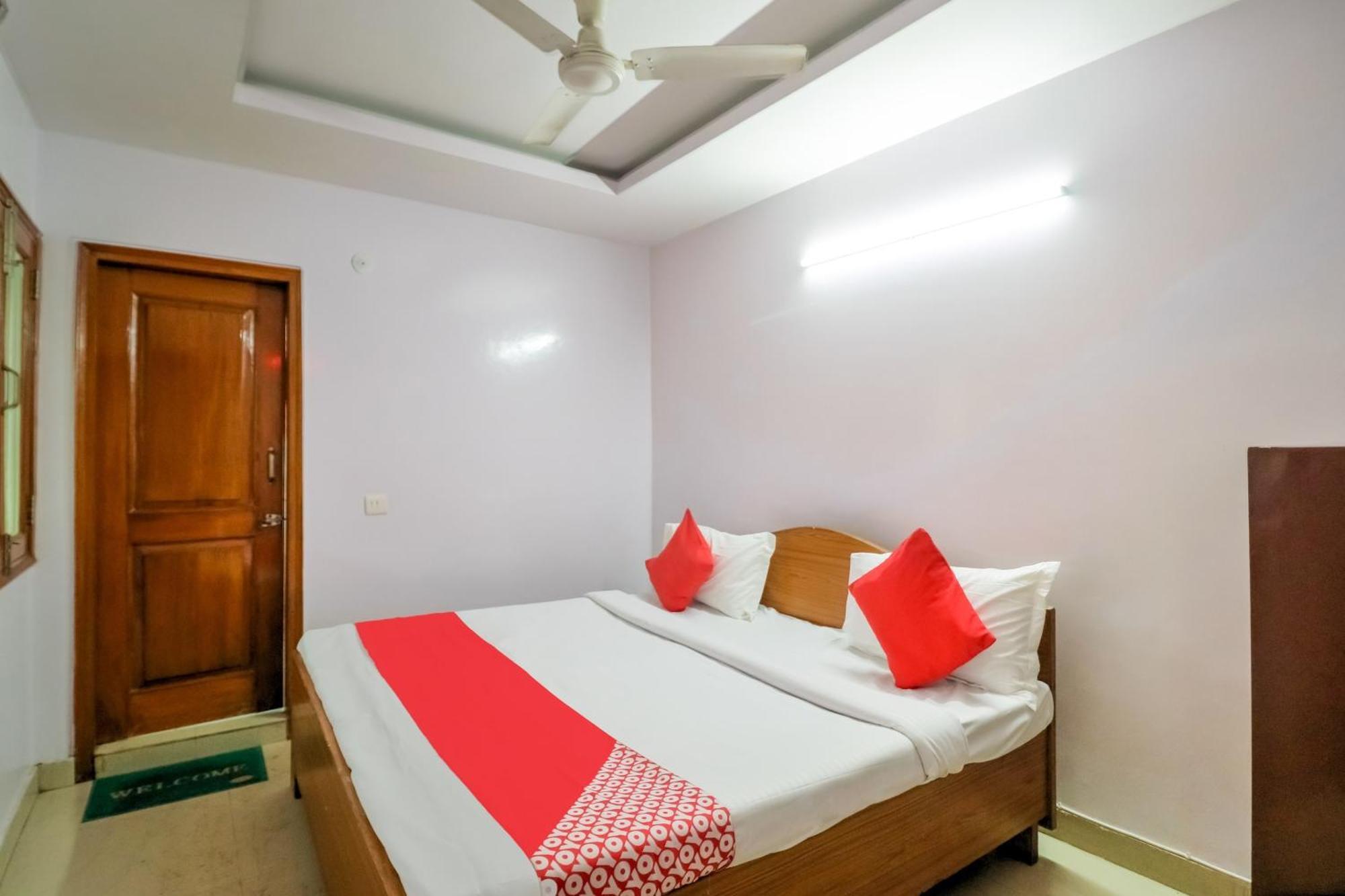 Hotel O Chandu Inn New Delhi Bagian luar foto